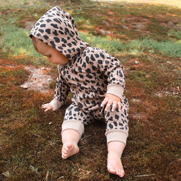 Leopard Print Hoodie Style Zip Up Romper - Picture 5 of 8